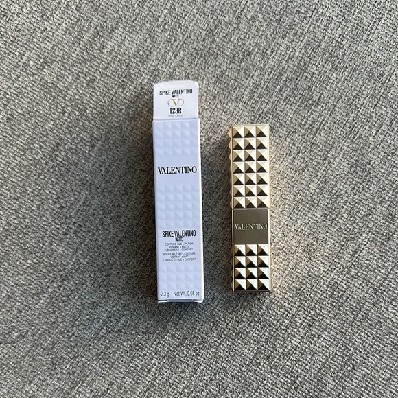 NWT Valentino SPIKE A POSE MATTE LIPSTICK - Picture 9 of 9